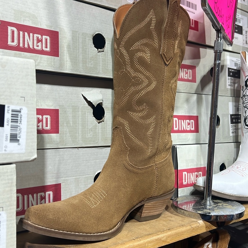 Dingo out west camel boots